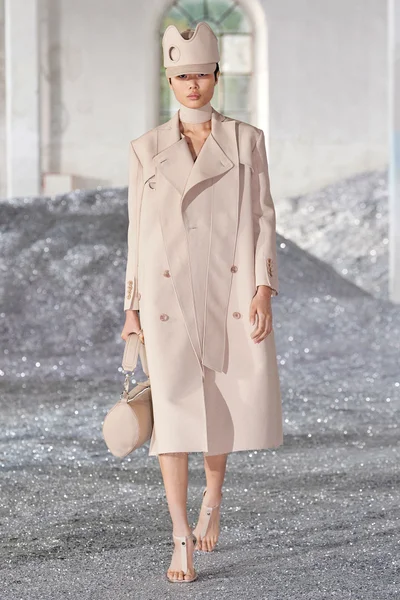 Look 5